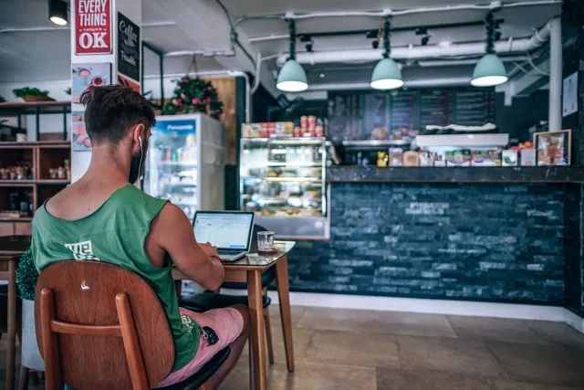 Cos’è il freelance: significato, guadagni, vantaggi e svantaggi